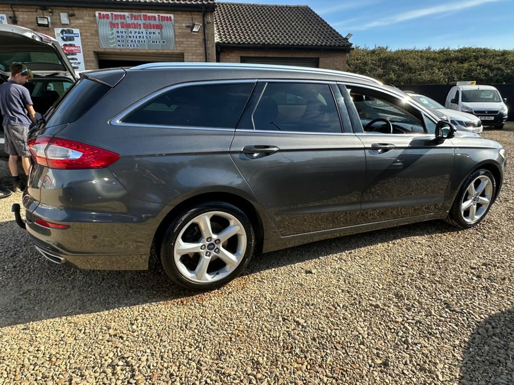 Ford Mondeo 2L Titanium Grey