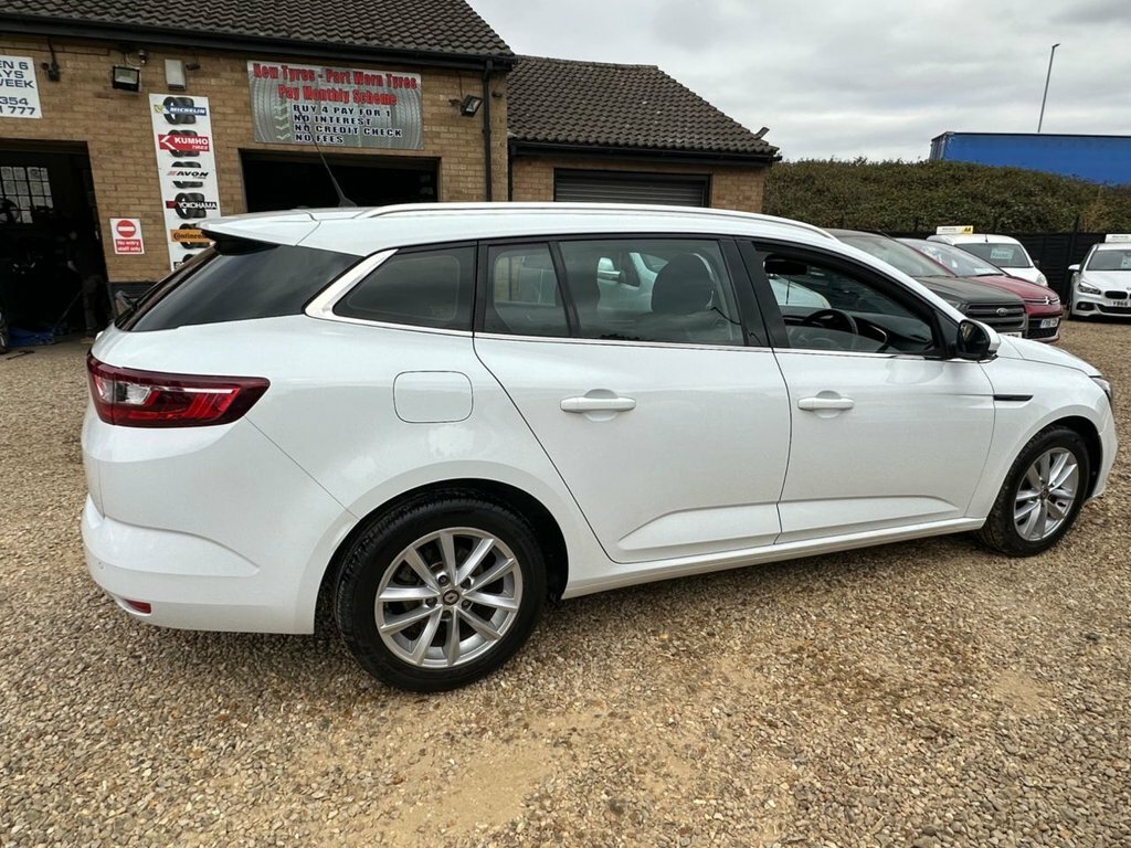 Renault Megane 1.5L Expression White #6