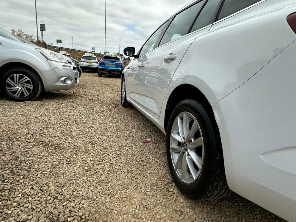 Renault Megane 1.5 Dci Signature Nav Sport Tourer Euro 6 Ss Blue #9