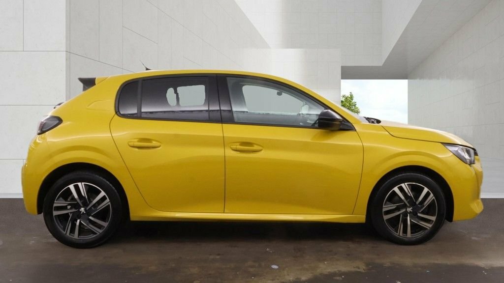 Peugeot 208 1.2L Allure Premium Yellow #6