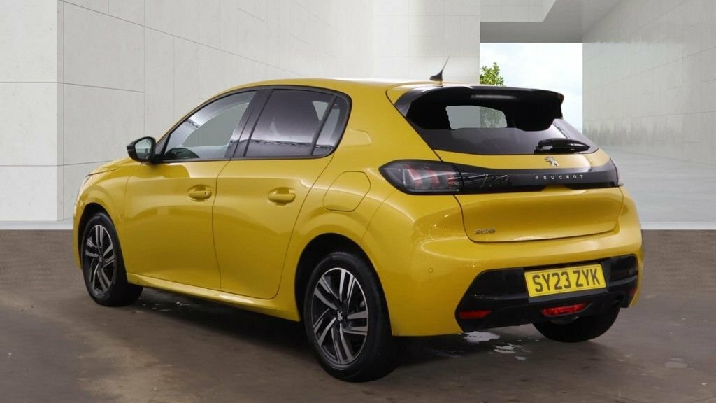 Peugeot 208 1.2L Allure Premium Yellow #4