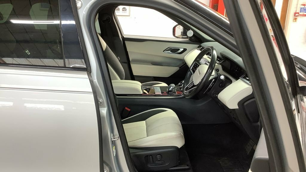 Land Rover Range Rover Velar 2L R-dynamic S Silver #2