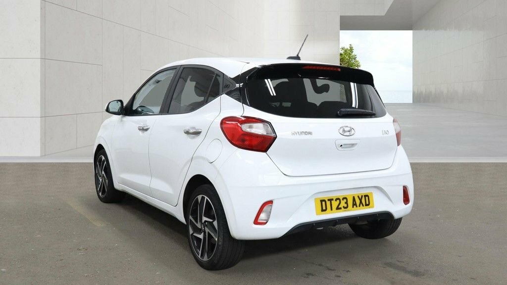Hyundai I10 1L Premium White #4