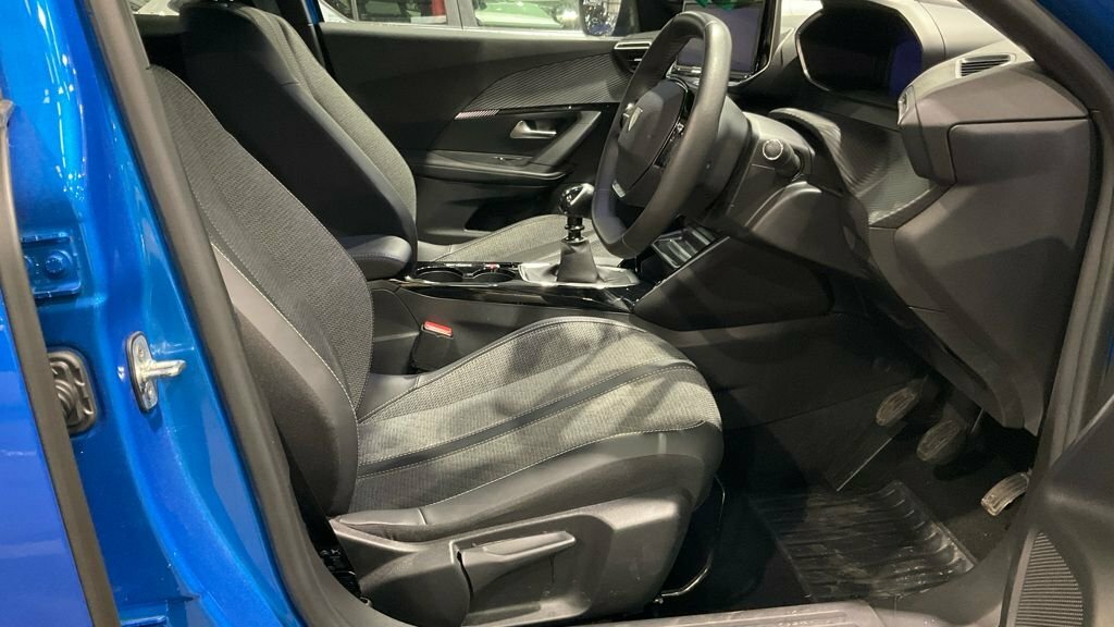 Peugeot 2008 1.2L Allure Blue #2