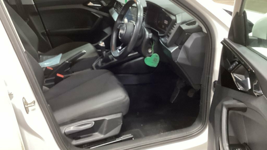 Audi A1 1L Technik White #2