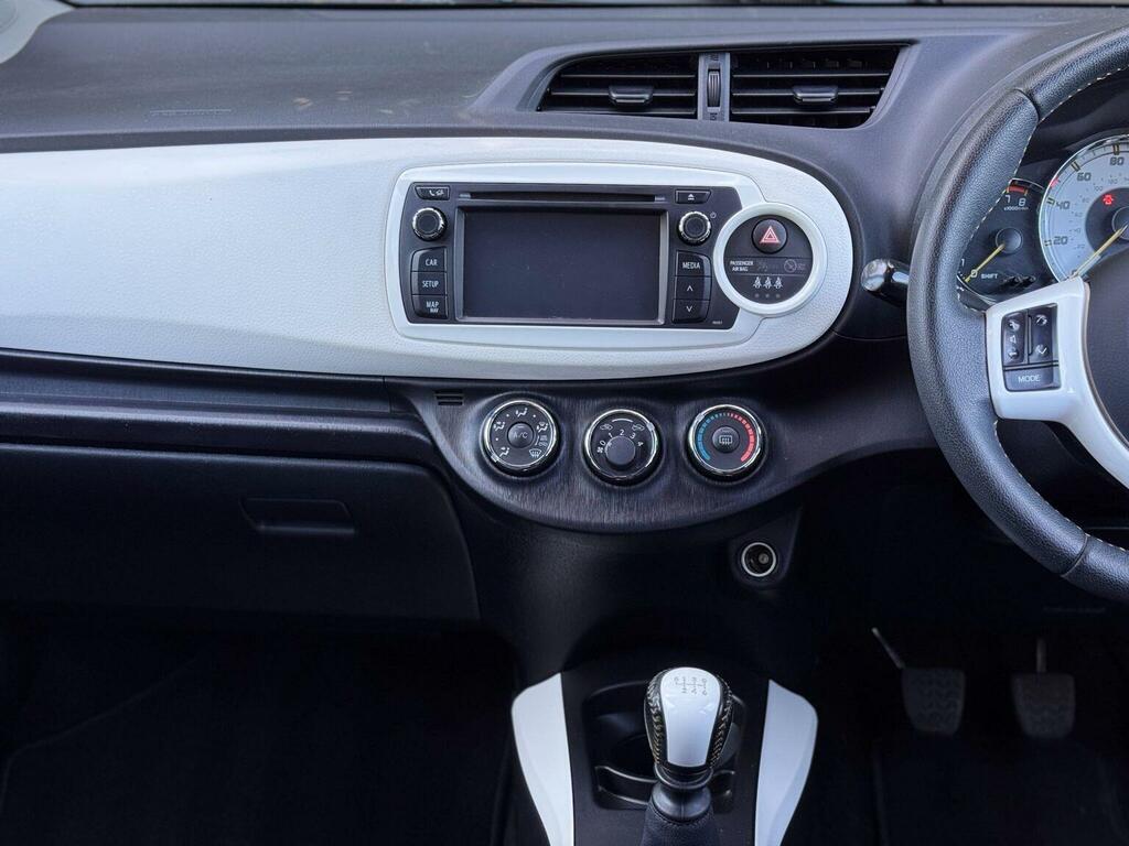 Toyota Yaris 2013 63 1.33  #34