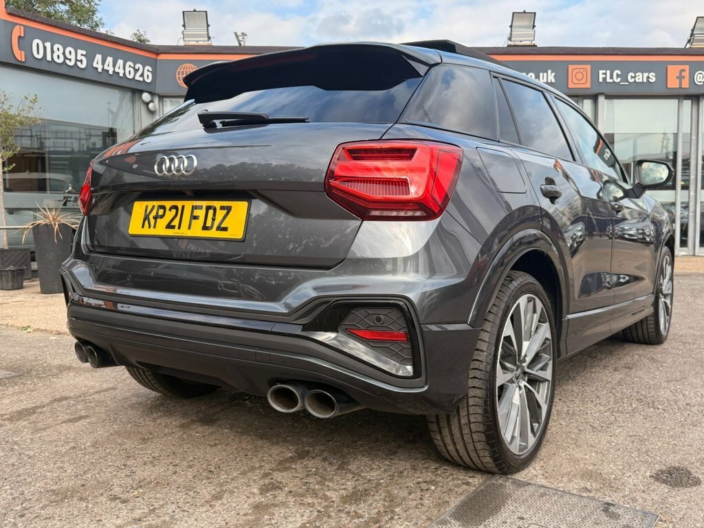 Audi SQ2 2L Black Edition Blue #3