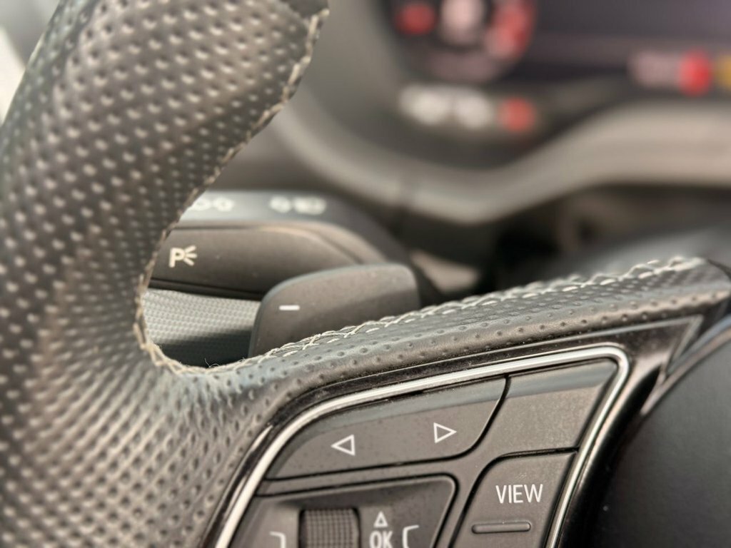 Audi SQ2 2L Black Edition Blue #39