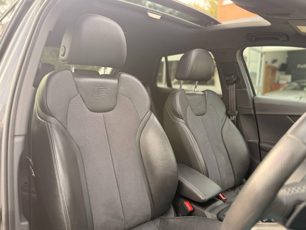 Audi SQ2 2L Black Edition Blue #14