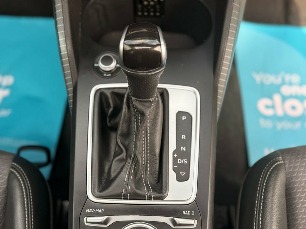 Audi SQ2 2L Black Edition Blue #30