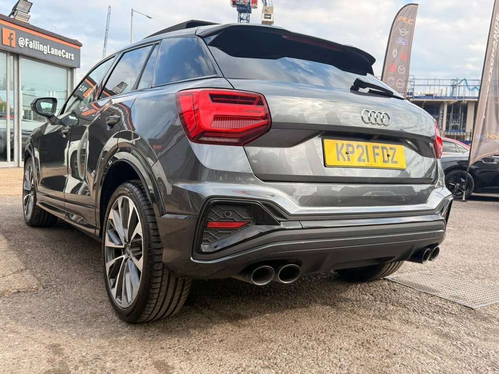 Audi SQ2 2L Black Edition Blue #6
