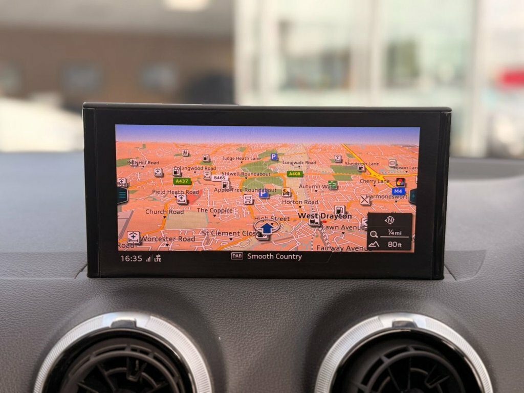Audi SQ2 2L Black Edition Blue #21