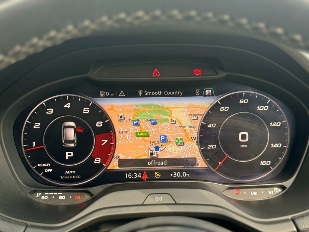 Audi SQ2 2L Black Edition Blue #32