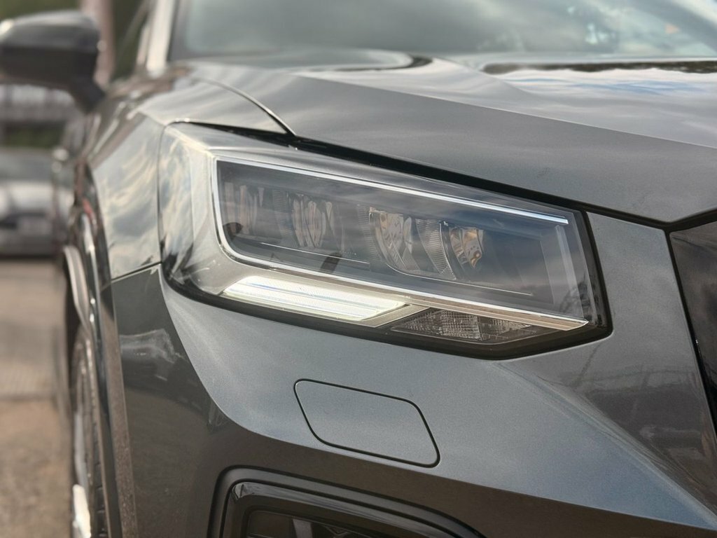 Audi SQ2 2L Black Edition Blue #59