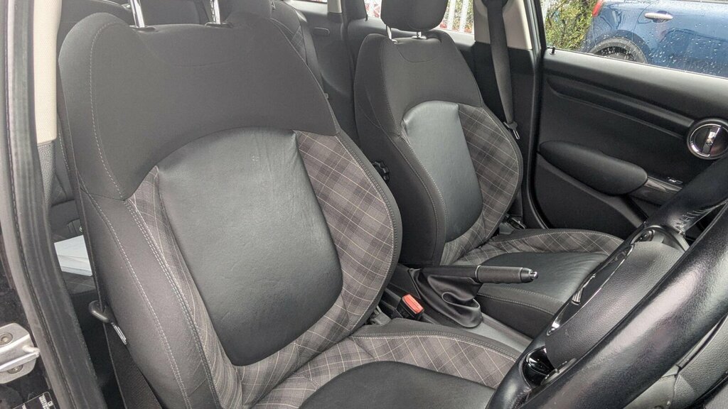 Mini Hatch 1.5 Cooper D Euro 6 Ss HK66VSV Black #4