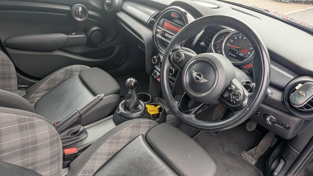 Mini Hatch 1.5 Cooper D Euro 6 Ss HK66VSV Black #6