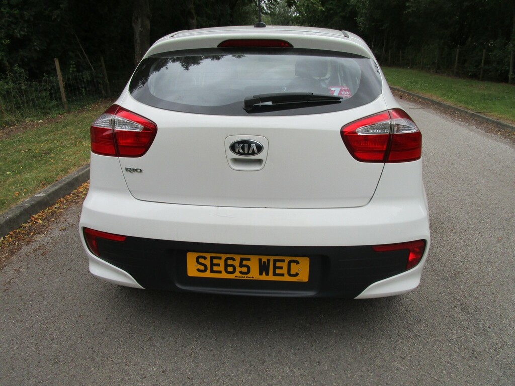 Kia RIO 1.3 1 - 13 Services - Great Little Car - 35 Road SE65WEC White #5