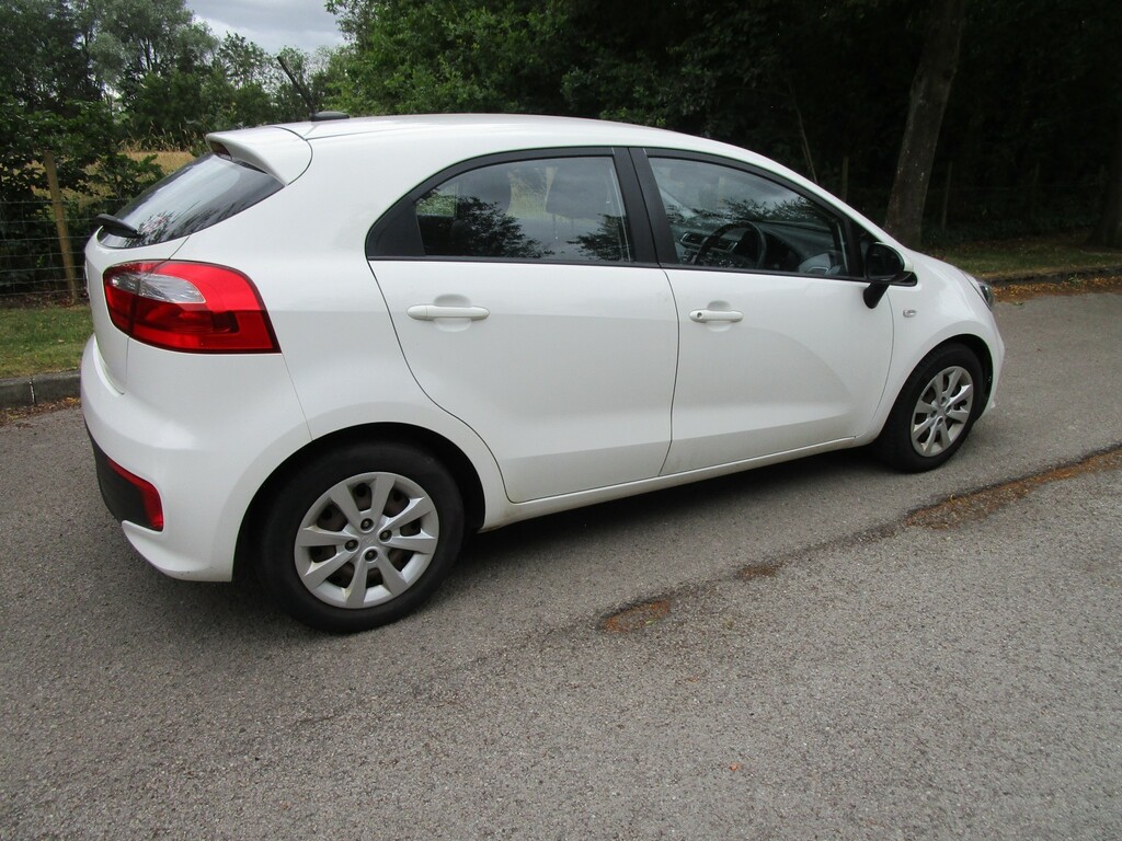 Kia RIO 1.3 1 - 13 Services - Great Little Car - 35 Road SE65WEC White #3