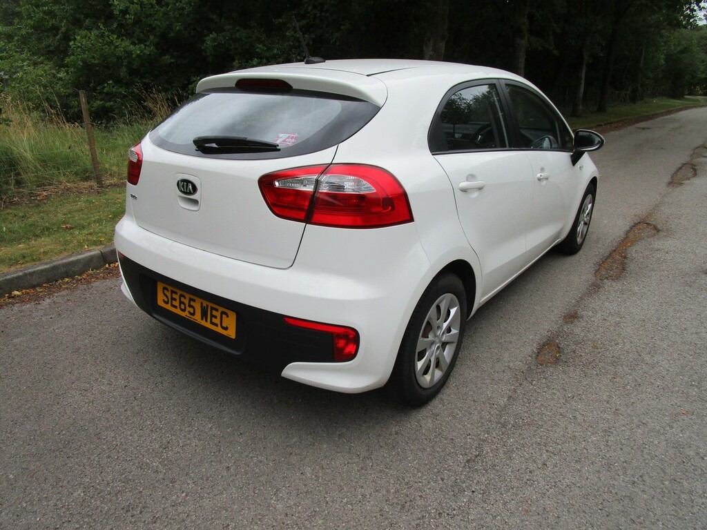 Kia RIO 1.3 1 - 13 Services - Great Little Car - 35 Road SE65WEC White #4