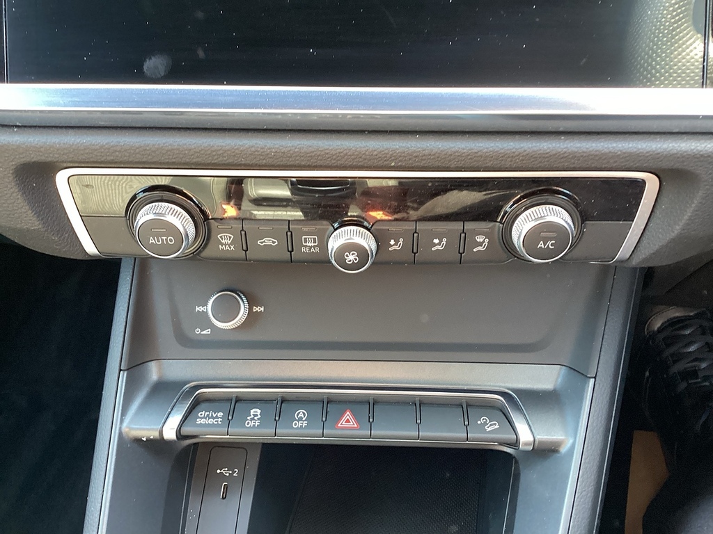 Audi Q3 35 Tfsi Sport S Tronic Comfortsound Pack Silver #17