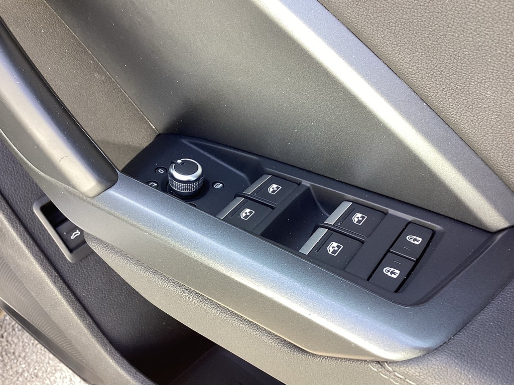 Audi Q3 35 Tfsi Sport S Tronic Comfortsound Pack Silver #38