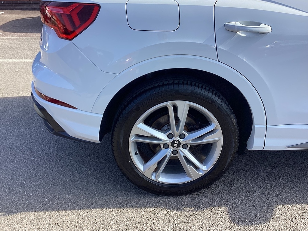 Audi Q3 35 Tfsi Sport S Tronic Comfortsound Pack Silver #27