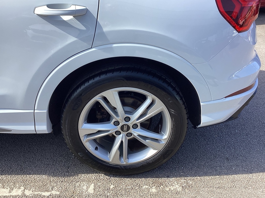 Audi Q3 35 Tfsi Sport S Tronic Comfortsound Pack Silver #26