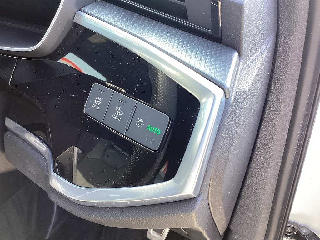 Audi Q3 35 Tfsi Sport S Tronic Comfortsound Pack Silver #37