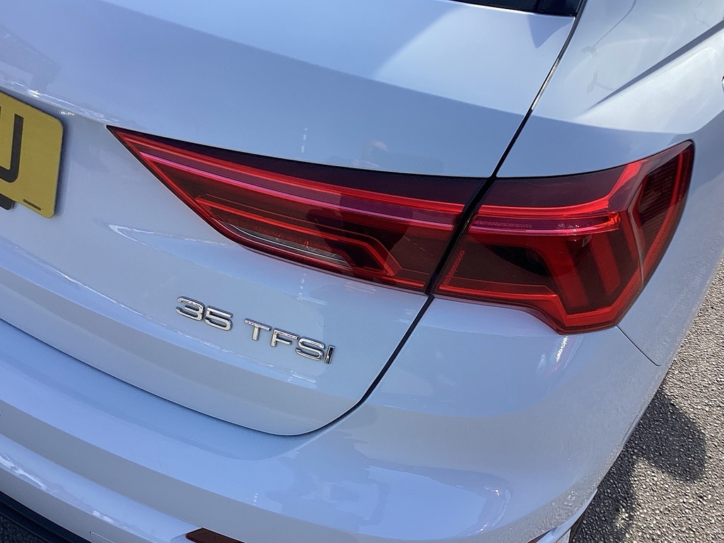 Audi Q3 35 Tfsi Sport S Tronic Comfortsound Pack Silver #24