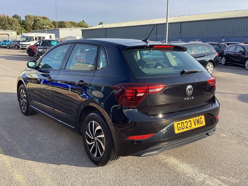 Volkswagen Polo Evo Life Black #2