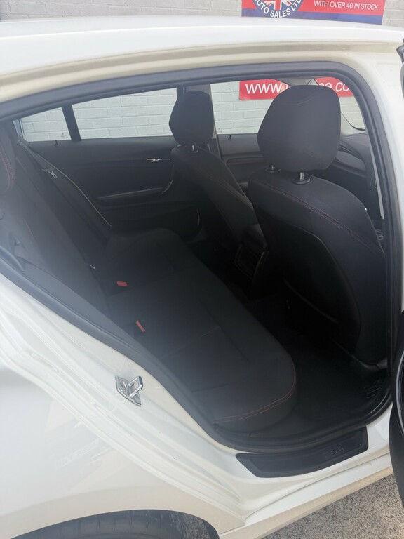 BMW 1 Series 1.6 114I Sport Euro 5 Ss Red #8