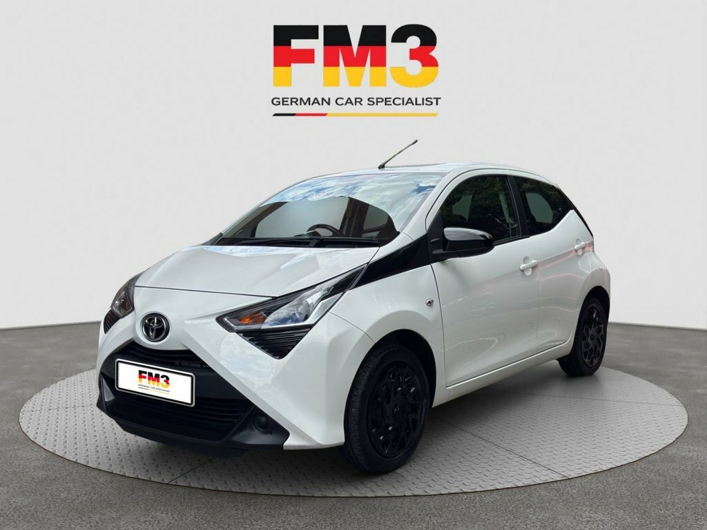 Toyota Aygo 1L X-play MF20XSZ White #3