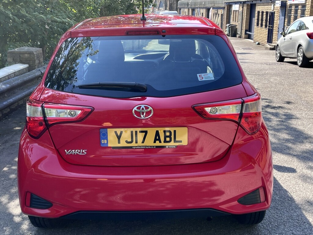 Toyota Yaris 1.0 Vvt-i Active Red #4