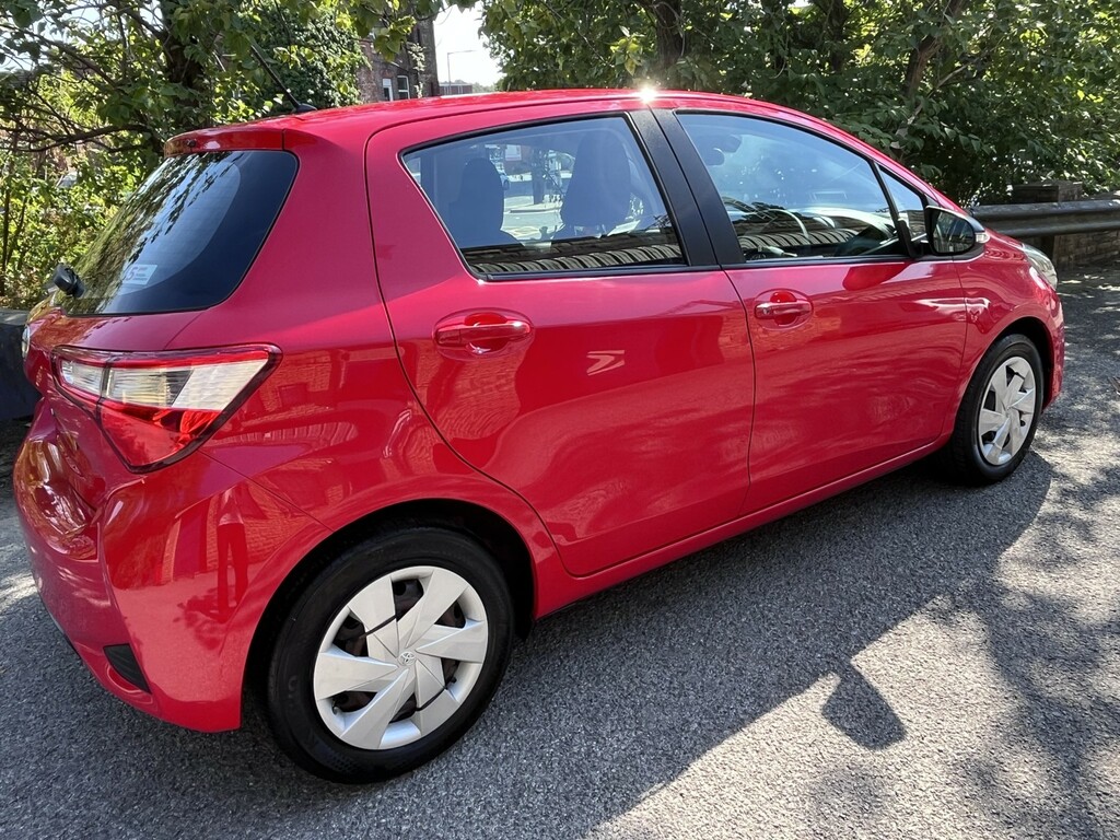 Toyota Yaris 1.0 Vvt-i Active Red #5