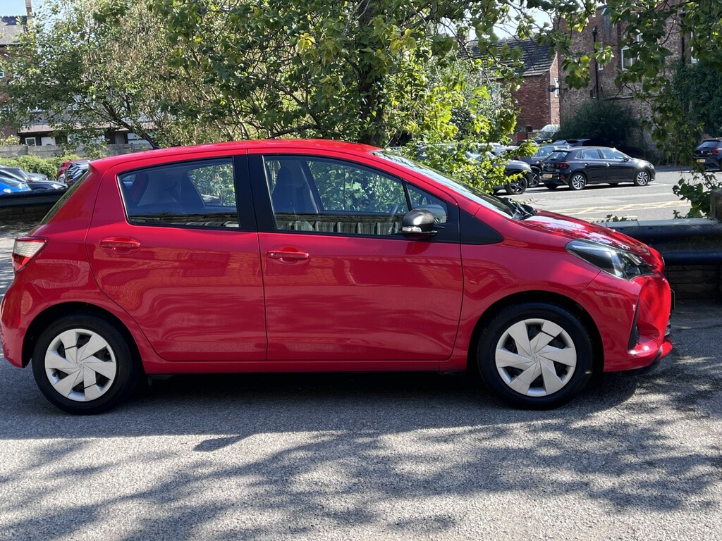 Toyota Yaris 1.0 Vvt-i Active Red #6
