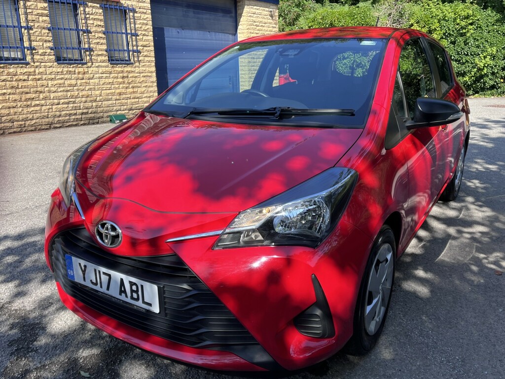 Toyota Yaris 1.0 Vvt-i Active Red #2
