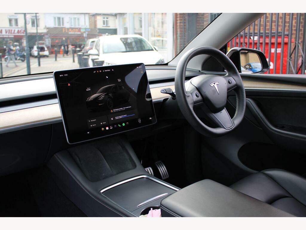 Tesla Model Y Dual Motor Performance 4Wde  Black #2