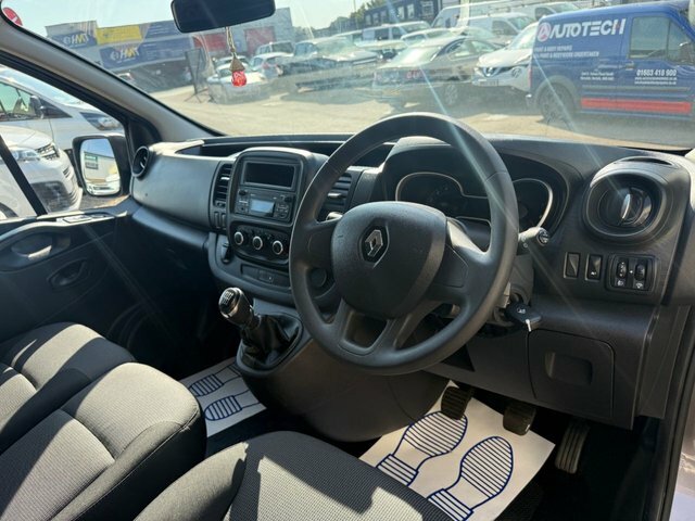 Renault Trafic 2.0 Dci Energy 28 Business Swb Standard Roof Euro White #16