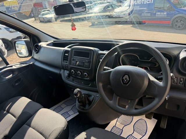 Renault Trafic 2.0 Dci Energy 28 Business Swb Standard Roof Euro White #18