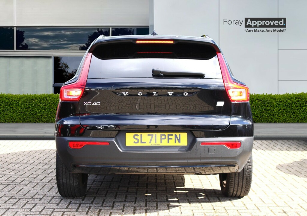 Volvo XC40 1.5 T4 Recharge Phev R Design Black #5