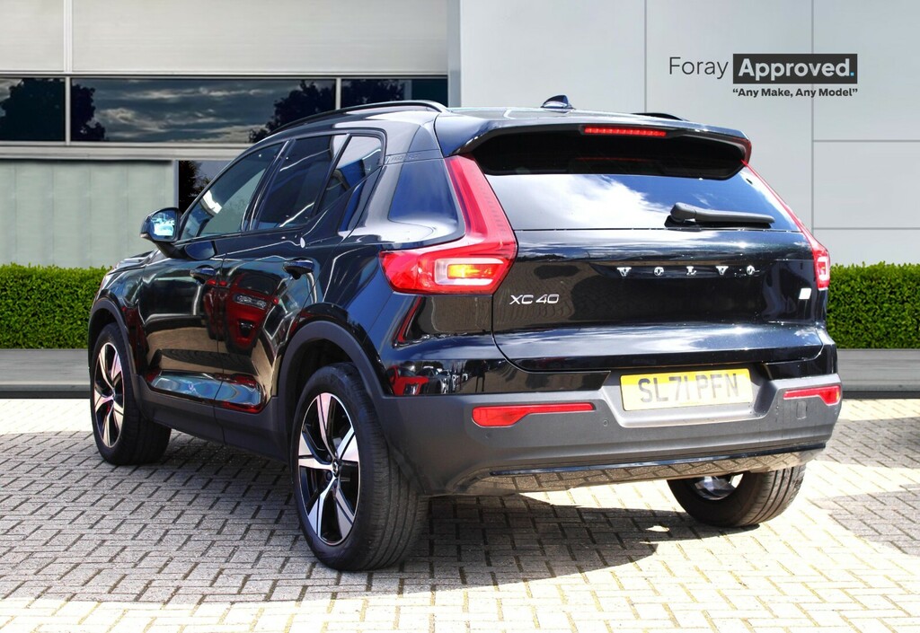 Volvo XC40 1.5 T4 Recharge Phev R Design Black #4
