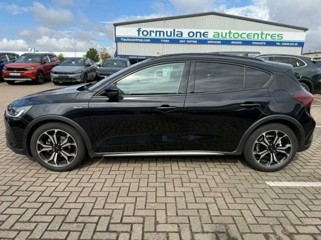 Ford Focus 1.0T Ecoboost Active X Vignale Hatchback Petro FG22XNL Black #4