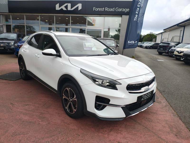 Kia Xceed Phev White