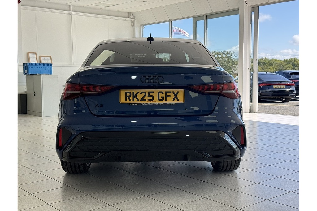 Audi A3 Sportback Black Edition 35 Tfsi 150 Ps S Tronic Blue #7