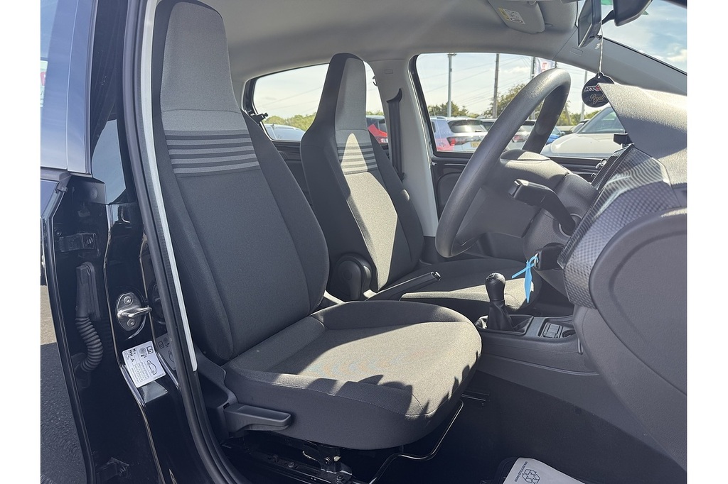 Volkswagen Up 1.0 Black Edition Hatchback Euro Blue #15