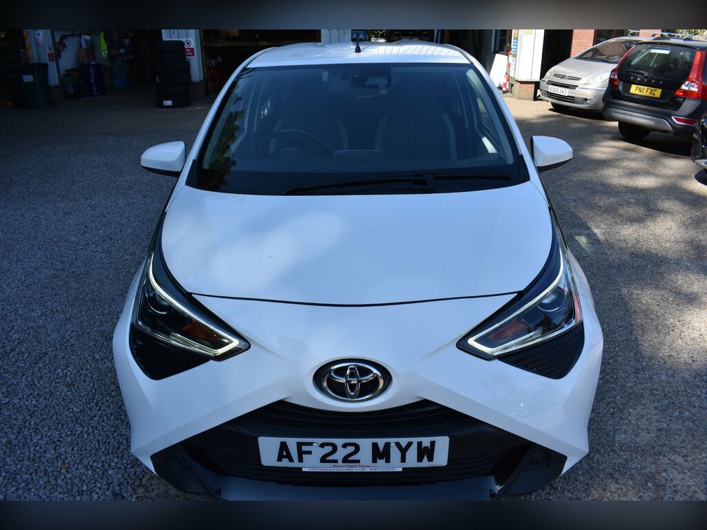 Toyota Aygo 1.0 Vvt-i X-play Hatchback Euro AF22MYW White #4