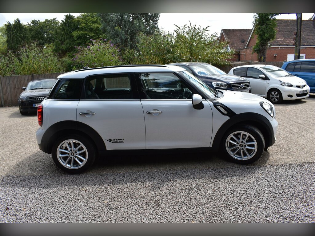 Mini Countryman 1.6 Cooper D Suv Euro 5 Ss 1 White #2
