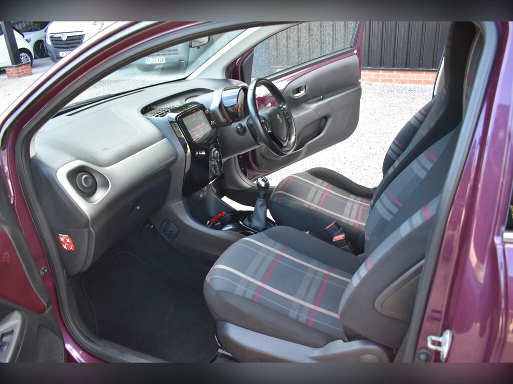 Peugeot 108 1.2 Puretech Allure Euro 6 Black #15