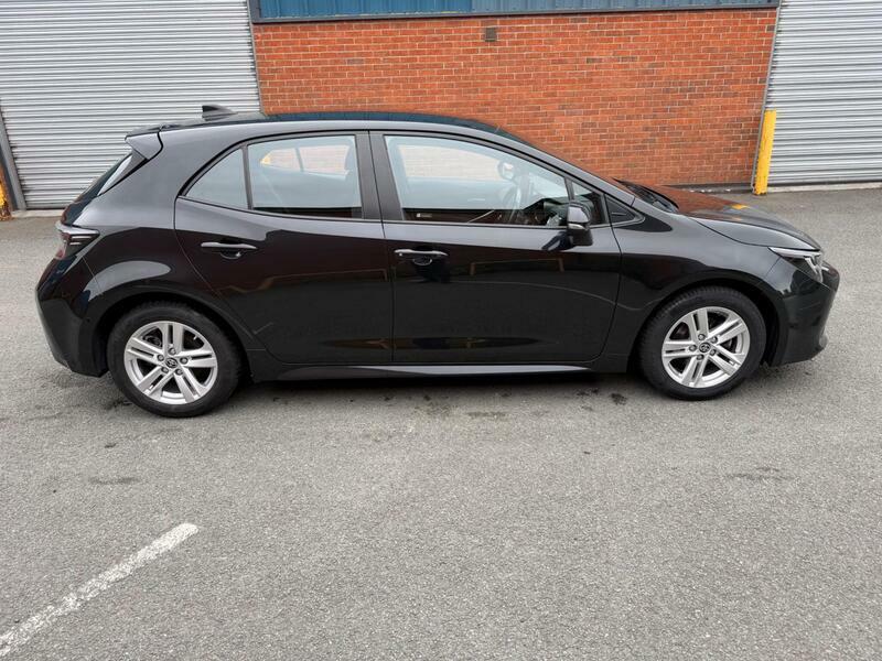 Toyota Corolla 1.8-Vvt-h-icon-tech-cvt-euro-6-ss-5dr FE22VDO Black #2