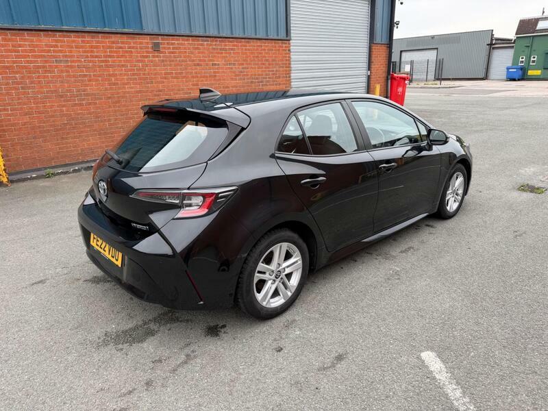 Toyota Corolla 1.8-Vvt-h-icon-tech-cvt-euro-6-ss-5dr FE22VDO Black #3